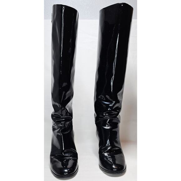 Chanel black patent leather boots with a chunky heel and embroidered CC logo - Picture 2 of 16